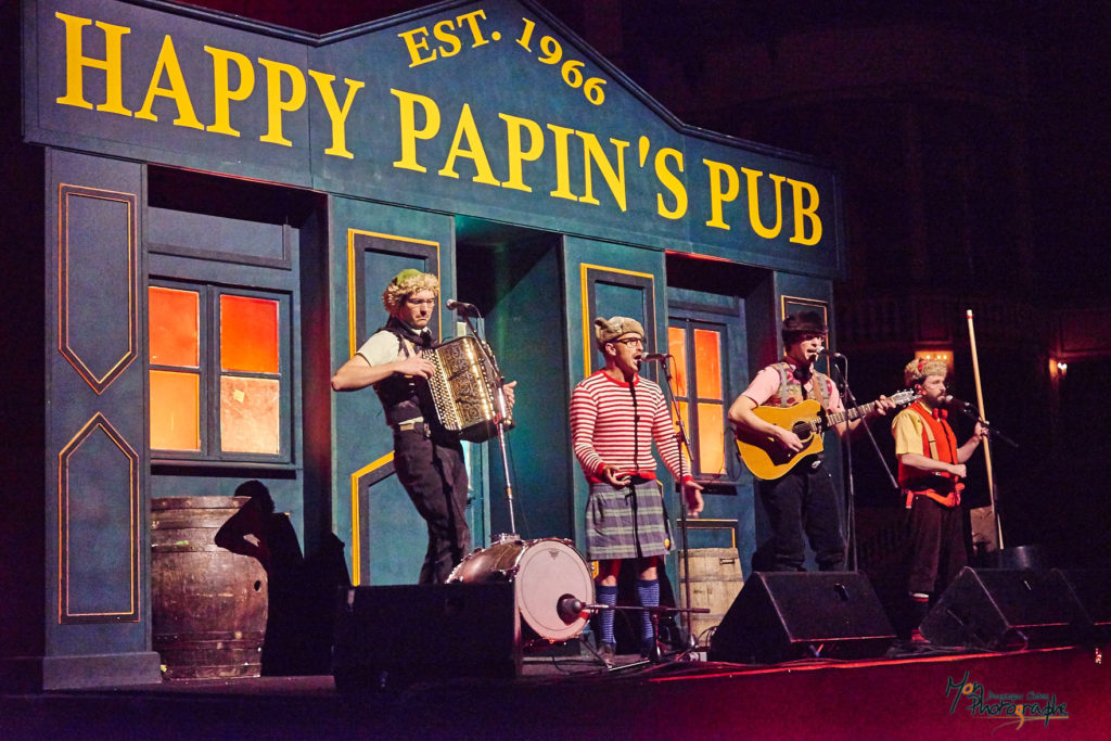 2090 GROUPE PAPIN AU PUY DU FOU