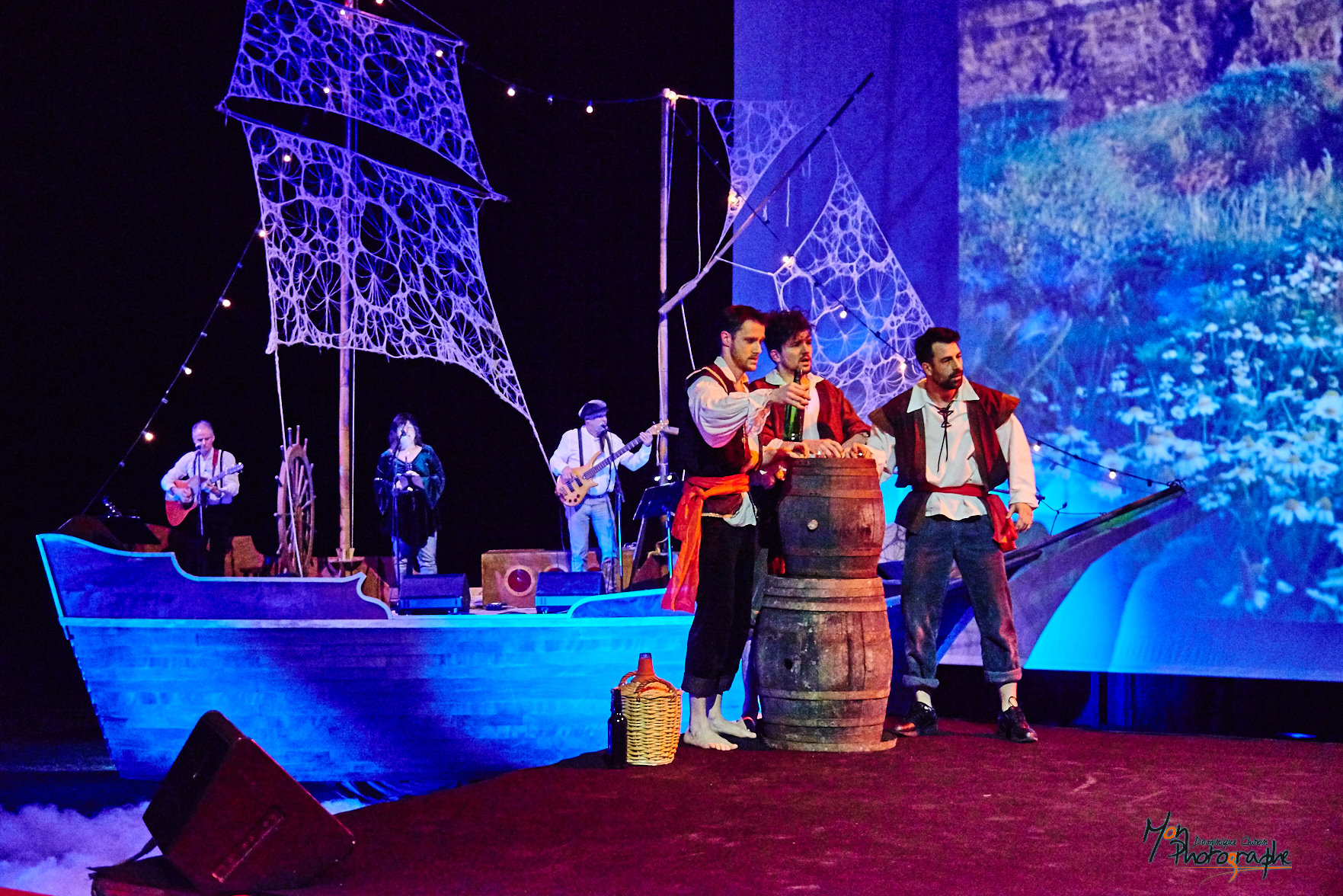 1965 GROUPE PAPIN AU PUY DU FOU