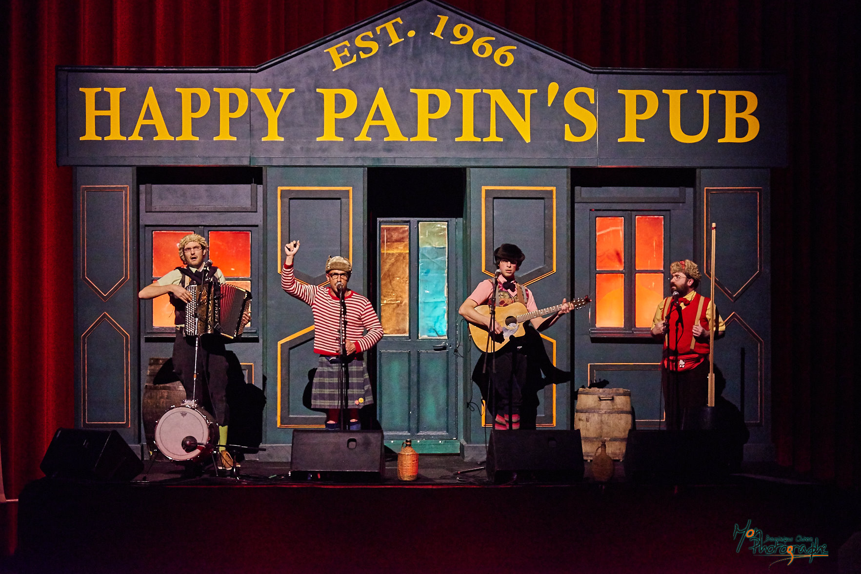 2087 GROUPE PAPIN AU PUY DU FOU