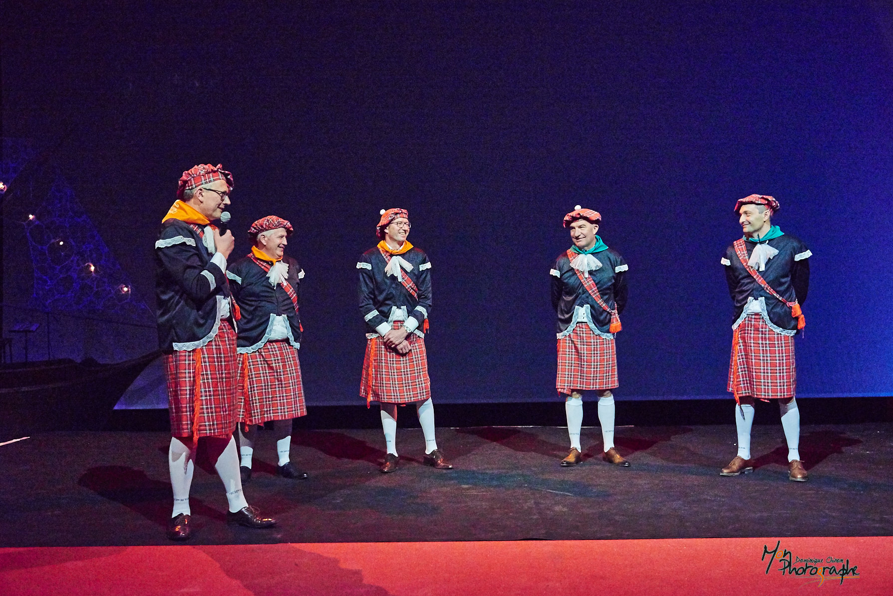 2111 GROUPE PAPIN AU PUY DU FOU