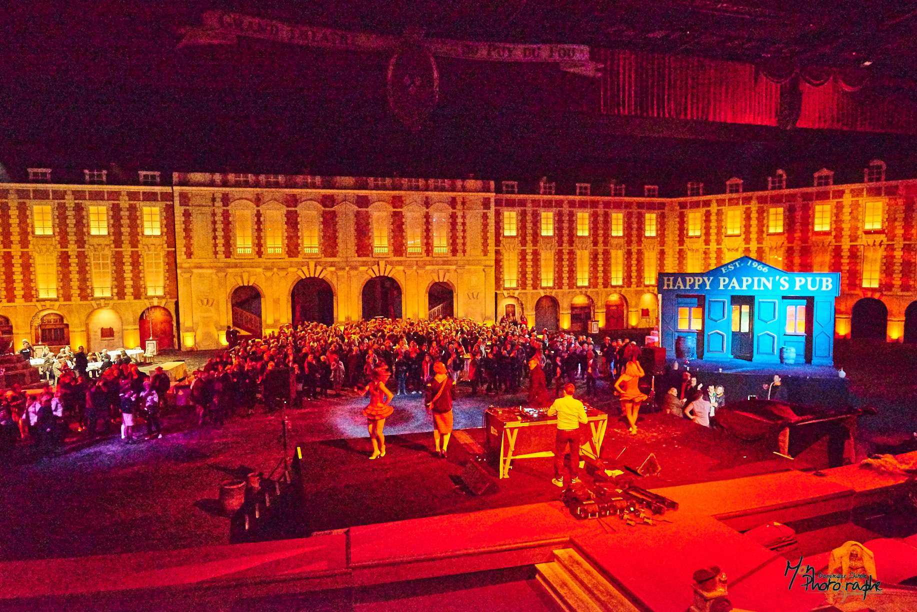 2214 GROUPE PAPIN AU PUY DU FOU